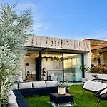 De Diseno Con Piscina Privada
