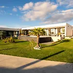 De Diseno Con Piscina Privada Pastores
