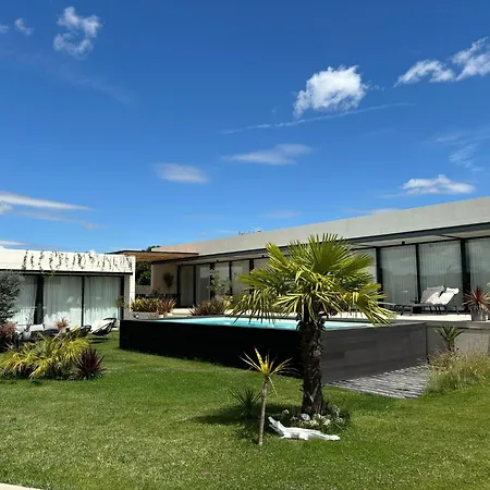 Villa De Diseno Con Piscina Privada فيلة Pastores