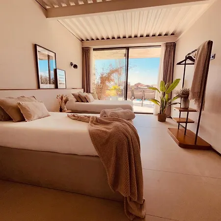 De Diseno Con Piscina Privada Villa Pastores