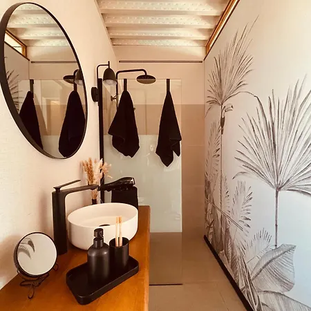 De Diseno Con Piscina Privada