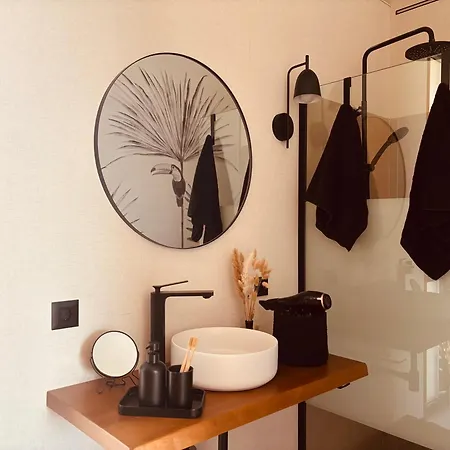 De Diseno Con Piscina Privada 빌라 *