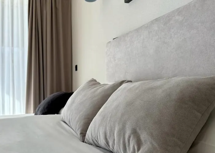 Villa De Diseno Con Piscina Privada فيلة