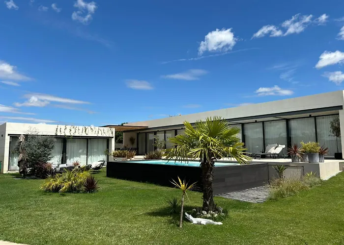 Villa De Diseno Con Piscina Privada فيلة Pastores