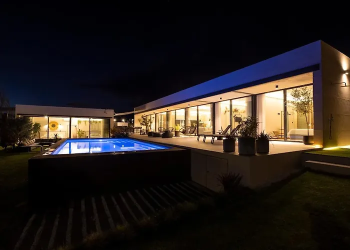 Villa De Diseno Con Piscina Privada * Pastores