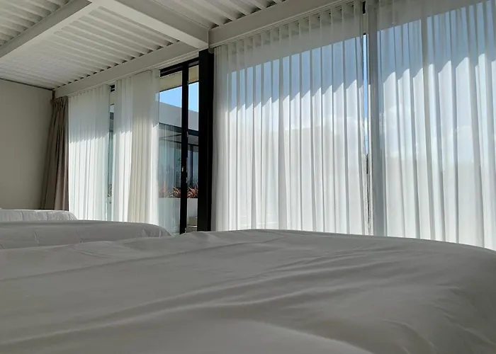 Villa De Diseno Con Piscina Privada فيلة *