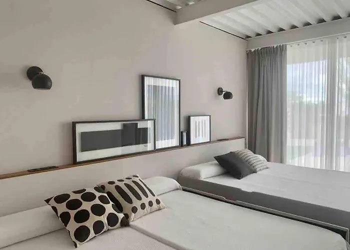 Villa De Diseno Con Piscina Privada Pastores