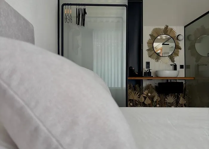 Villa De Diseno Con Piscina Privada فيلة *