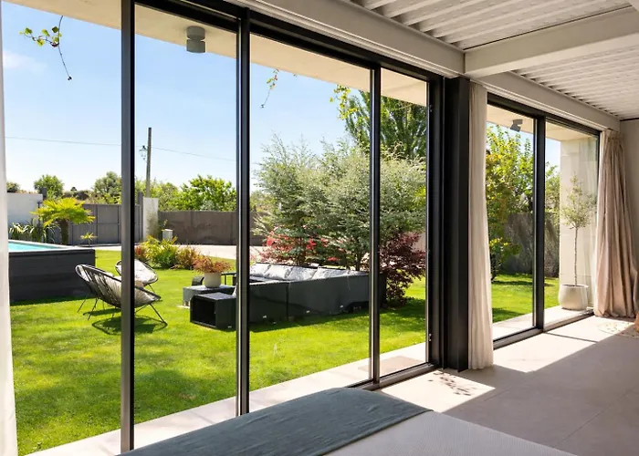 Villa De Diseno Con Piscina Privada