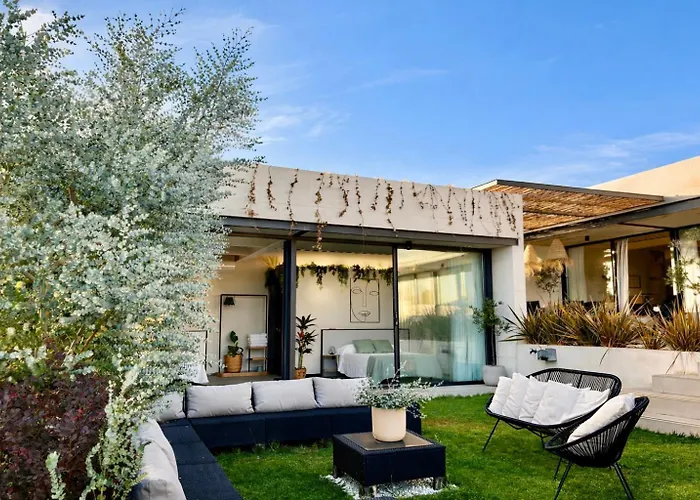 De Diseno Con Piscina Privada