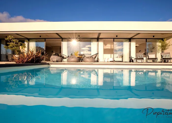 Villa De Diseno Con Piscina Privada